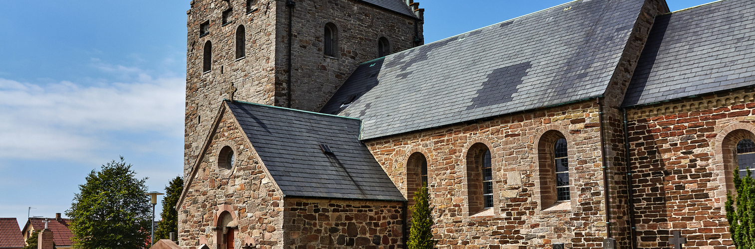 Aa Kirke – eine romanische Kirche aus dem 12. Jahrhundert in Aakirkeby auf der Insel Bornholm