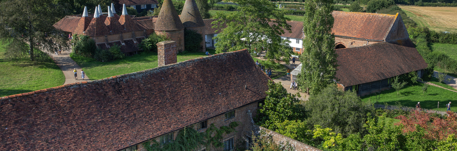 Sissinghurst Castle, Biddenden Road, Cranbrook, Kent. Vita Sackville-West. Harold Nicolson. Gardens Aerial view from the tower. Great Brittain.Engaland.