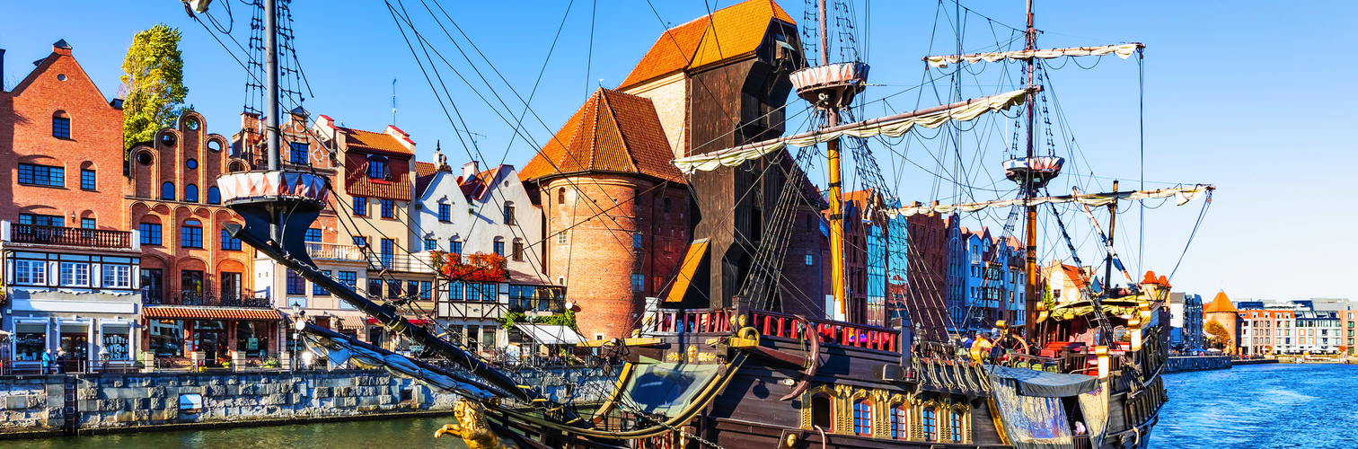 historisches Schiff in der Altstadt von Danzig, Polen