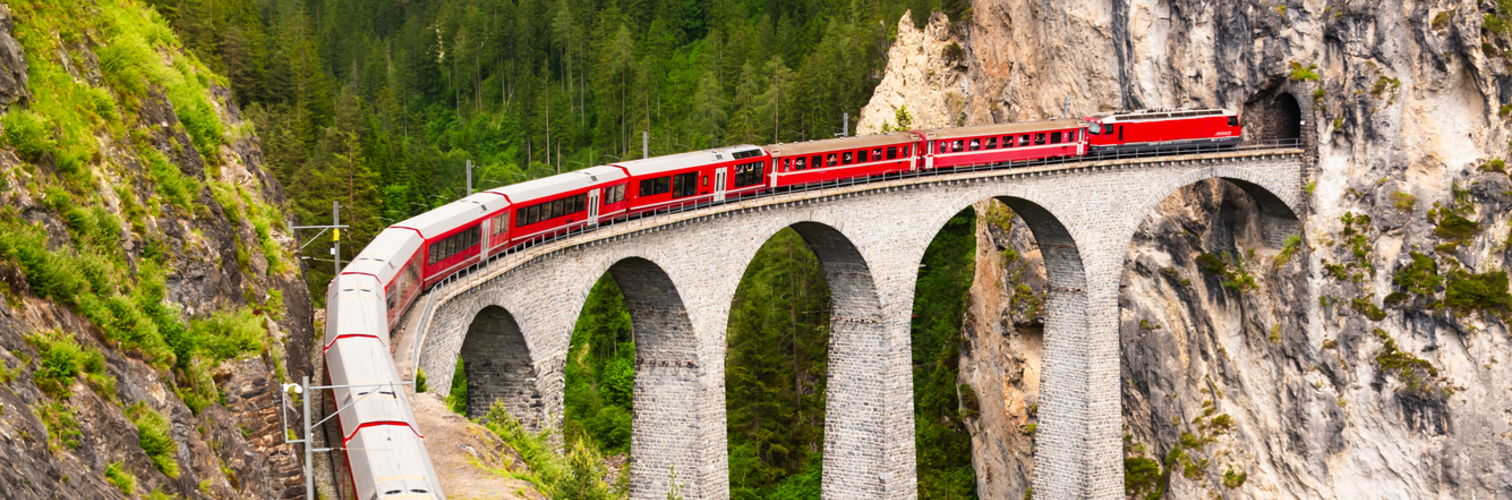 Bernina Express auf dem Landwasserviadukt