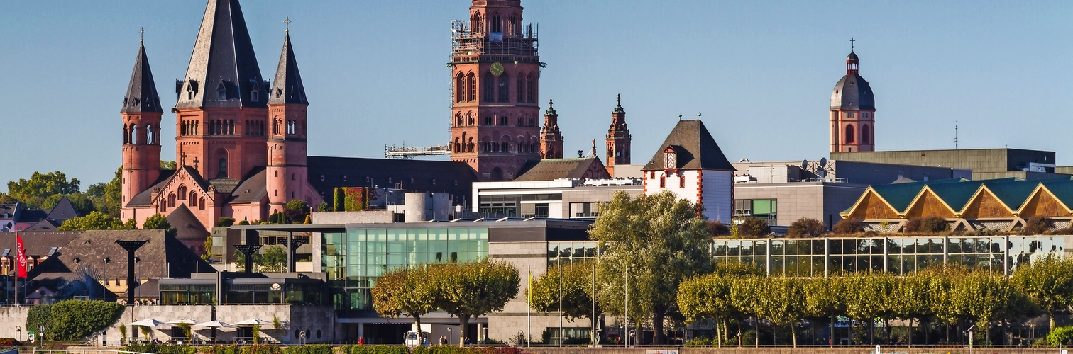 Rheinufer mit Dom, Mainz
