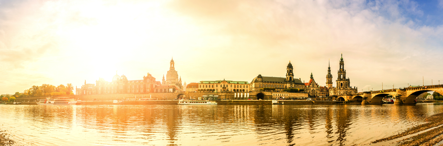 Elbuferpanorama von Dresden