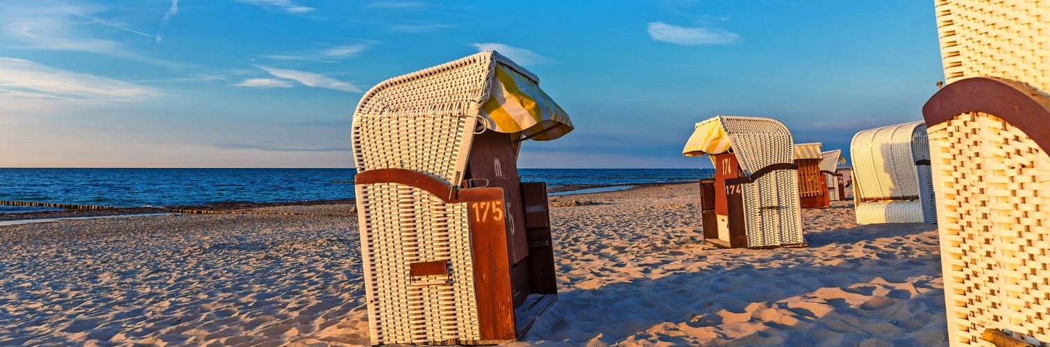 Strandkörbe in Kühlungsborn an der Ostsee, Deutschland