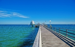 Seebrücke mit Tauchgondel in Grömitz