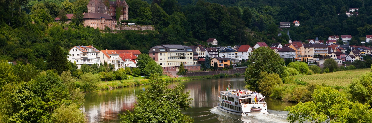 Neckarsteinach, Mittelburg Castle, tourist boat, Vierburgeneck, Neckartal Nature Park, Neckar River, Odenwald, Hesse, Germany, Europe, PublicGround, Europe