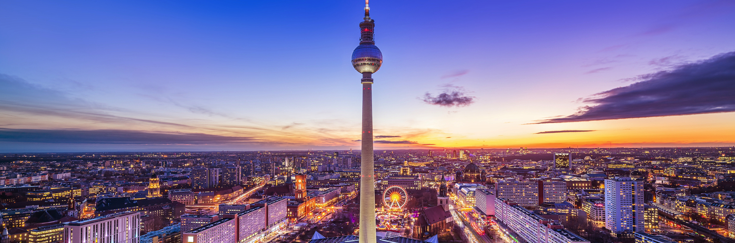 Skyline von Berlin mit Nikolaiviertel, Berliner Dom und Fernsehturm