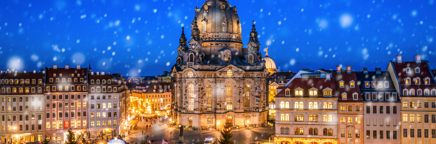 Weihnachtsmarkt auf dem Neumarkt in Dresden, Deutschland