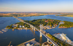 Strelasundquerung zwischen der Insel Rügen über den Strelasund zum vorpommerschen Festland bei Stralsund
