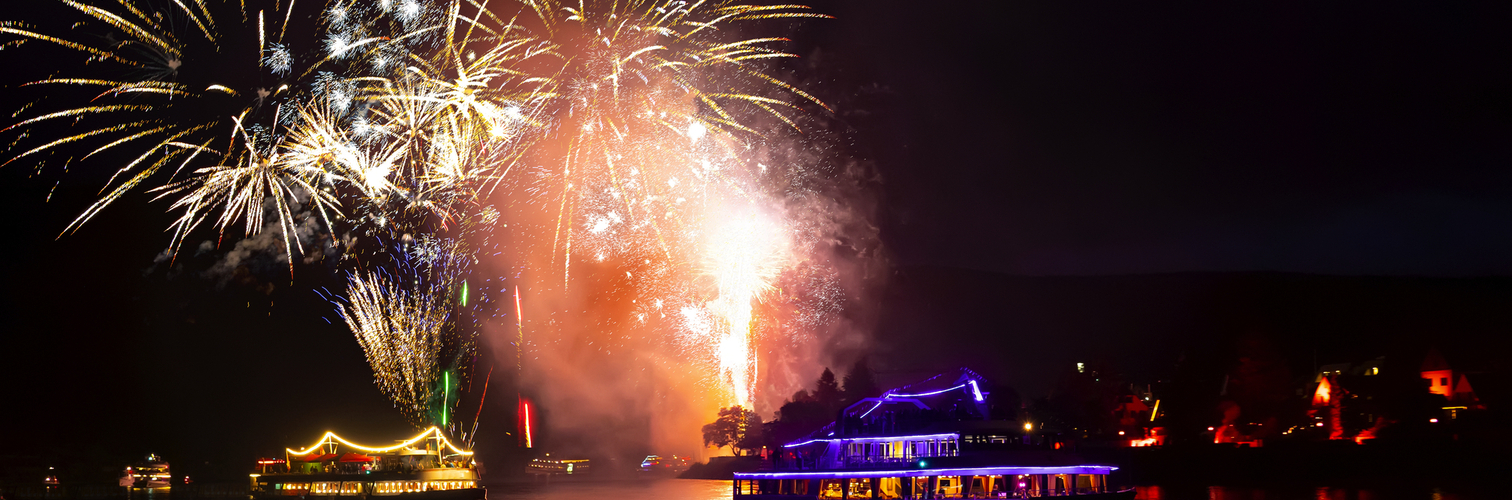 Feuerwerk über dem Rheintal - Rhein in Flammen