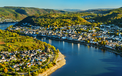 Luftaufnahme der Städte Filsen und Boppard mit dem Rhein in Deutschland