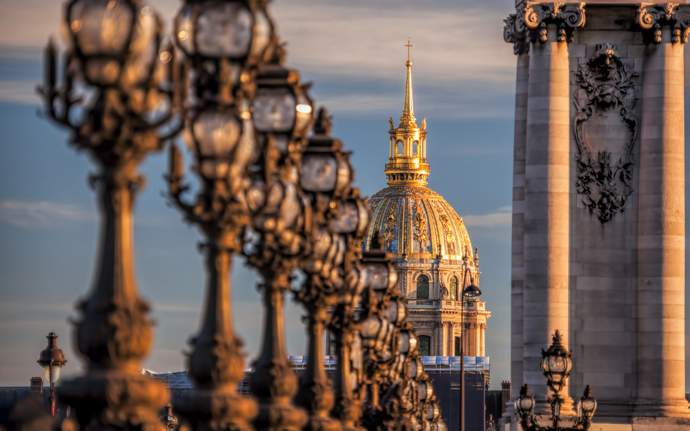 Pont Alexandre III in Paris im Winter