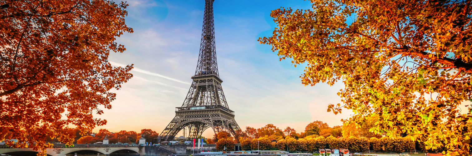 herbstlicher Blick auf den Eiffelturm