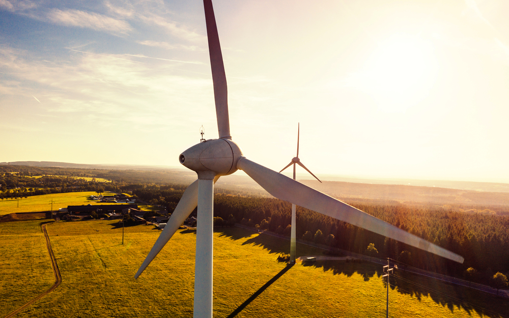Windmühle in ländlicher deutscher Landschaft
