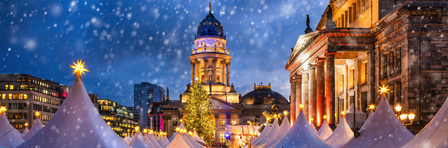 Weihnachtsmarkt am Gendarmenmarkt in Berlin, Deutschland