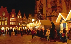Weihnachtsmarkt an der Lambertikirche in Münster