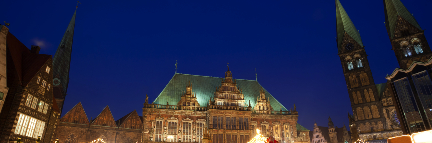 Rathaus und Weihnachtsmarkt in Bremen