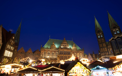 Rathaus und Weihnachtsmarkt in Bremen