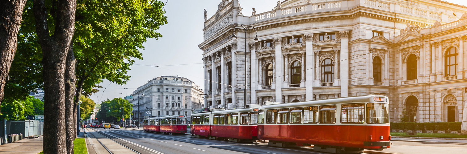 Wiener Ringstraße mit Burgtheater