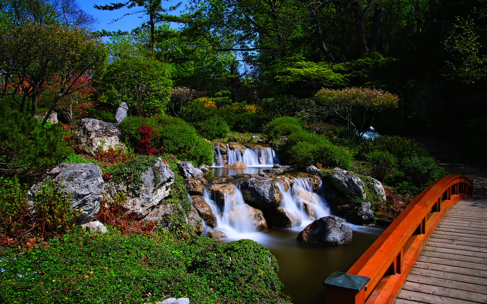 Wasserfall im Setagaya Park in Wien