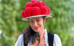 traditioneller Bollenhut